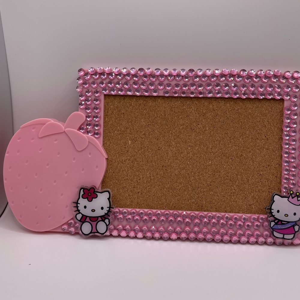 Hello Kitty Picture Frame 🩷🎀